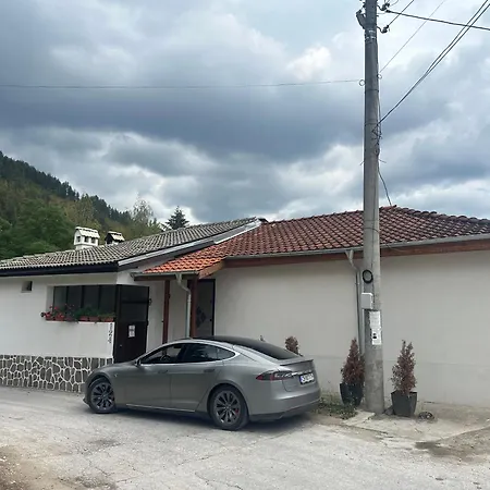 Mountain Whisper Σμόλιαν