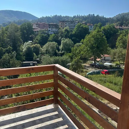 Mountain Whisper Apartament *